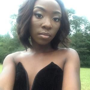 Meet your Posher, Jakia